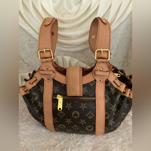 LANY - Picture 3 of 6